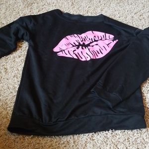 Kiss lips lipstick sweatshirt nwot